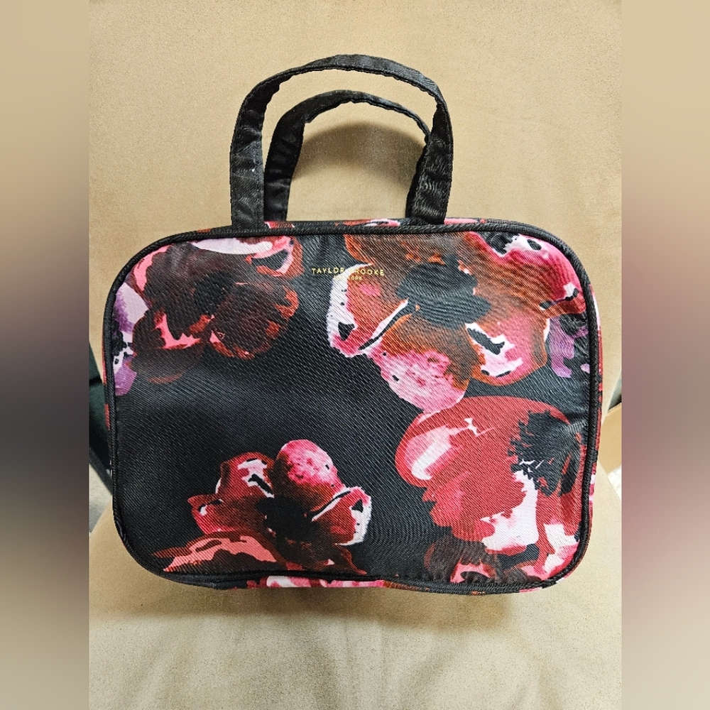 Womens Taylor Brooke Floral Travel Bag